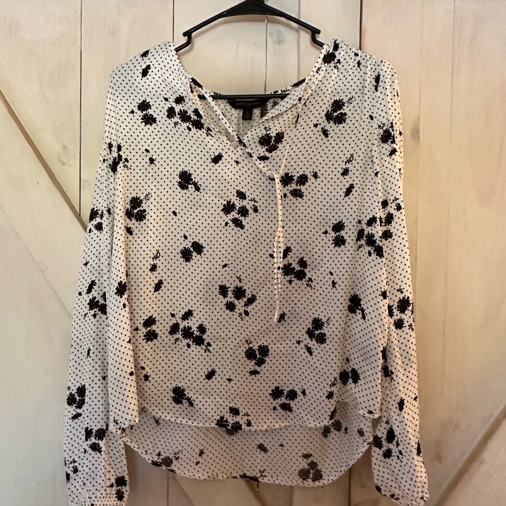 Banana Republic Floral Navy and White Women's Top size S